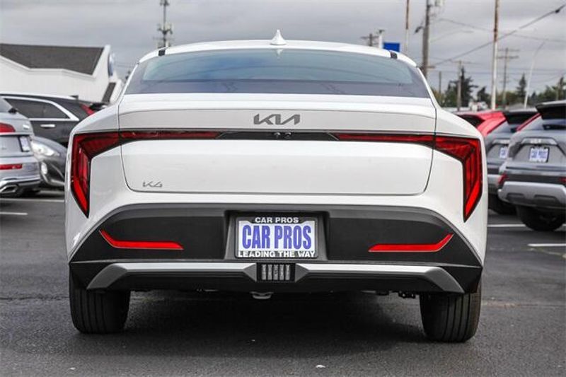 New 2025 Kia K4 LXImage 16