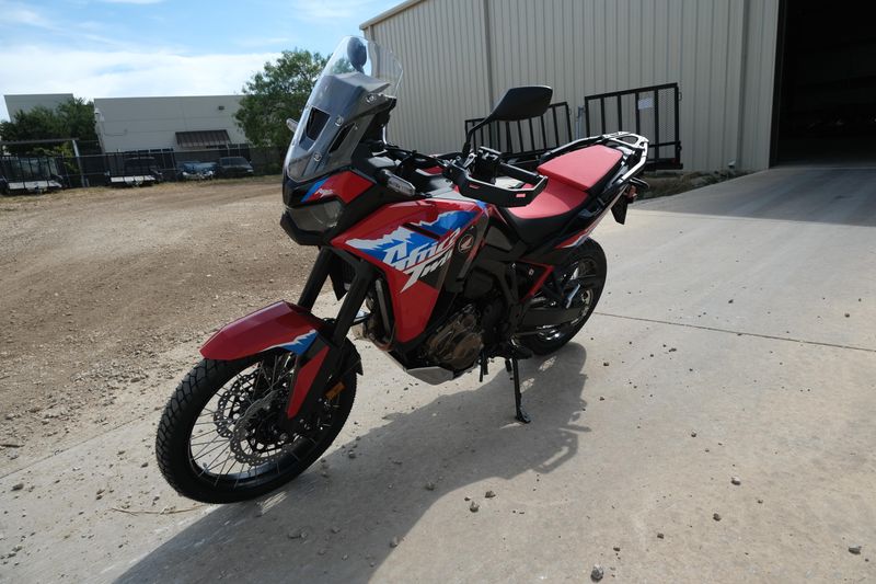 2024 Honda AFRICA TWIN DCT GRAND PRIX REDImage 6