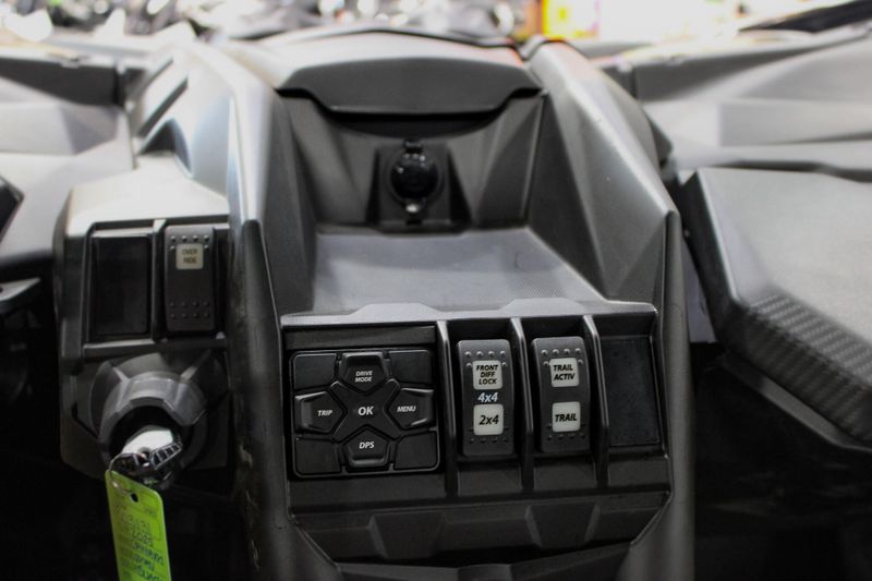 2025 Can-Am MAVERICK X3 MAX X RS TURBO RR TRIPLE BLACK Image 36