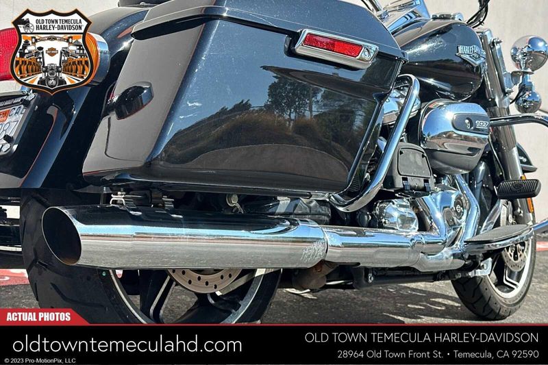 2021 Harley-Davidson Road King in a Black exterior color. BMW Motorcycles of Temecula – Southern California (951) 506-6903 bmwmotorcyclesoftemecula.com 