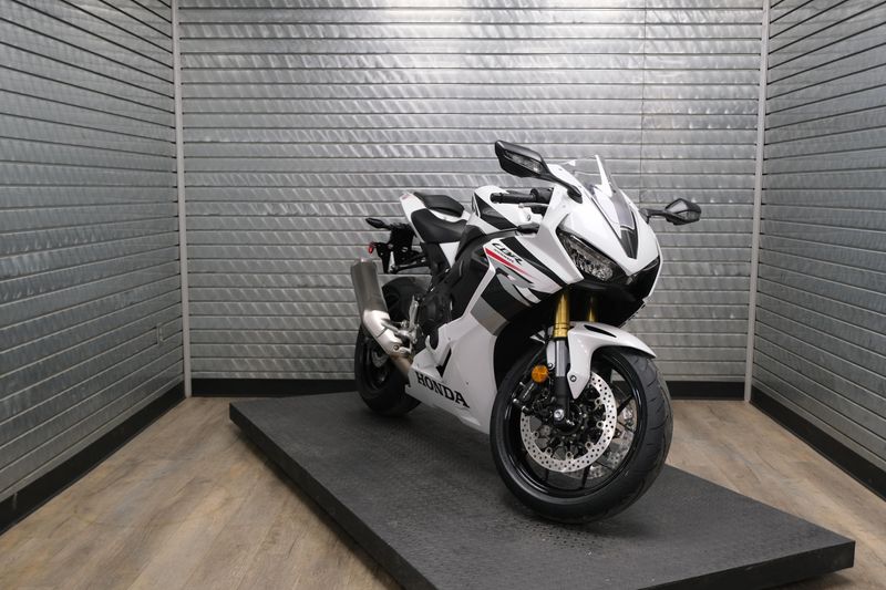 NEW 2027 HONDA CBR1000RR Image 1