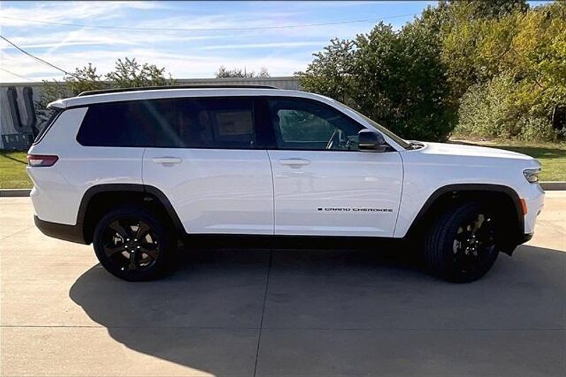 2025 Jeep Grand Cherokee L Altitude X 4x4Image 15