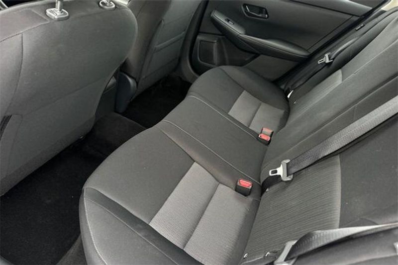 New 2025 Nissan Sentra SVImage 9