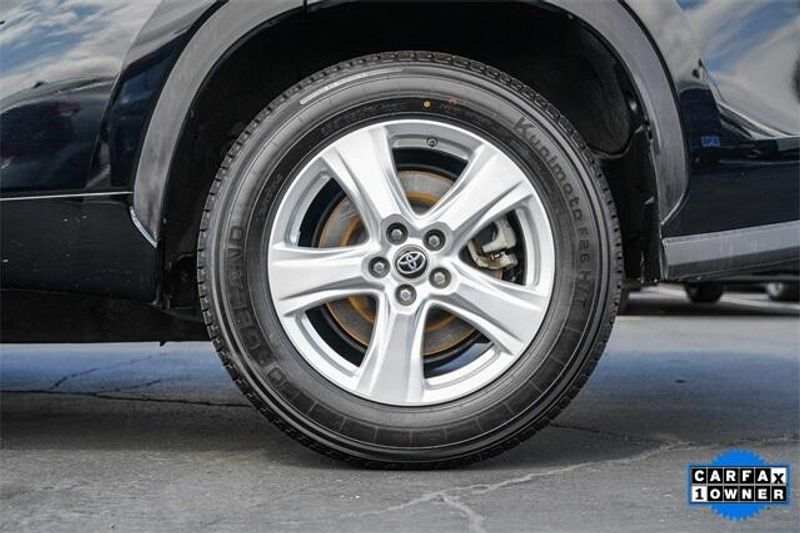 Used 2023 Toyota Highlander LImage 12
