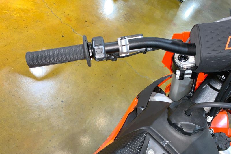 New 2025 KTM 450 SX-F Image 18