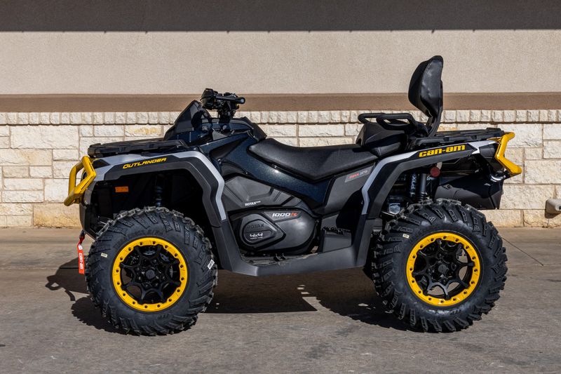 2024 Can-Am OUTLANDER MAX XTP 1000R HYPER SILVER AND NEO YELLOWImage 6