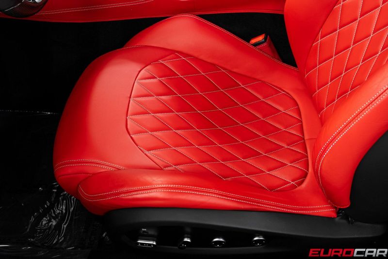 2020 Ferrari GTC4Lusso V12 *PASSENGER DISPLAY * CARBON STEERING WHEEL*Image 43