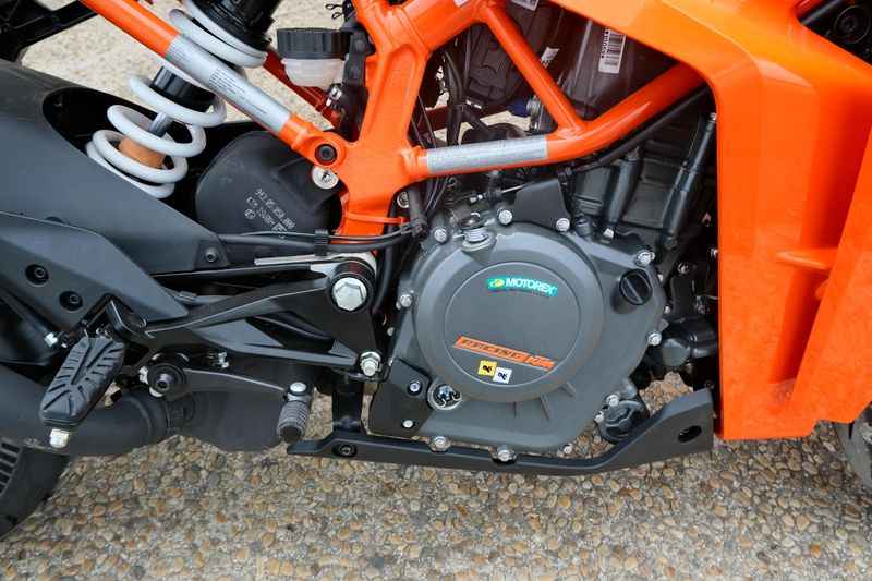 New 2024 KTM RC 390 ORANGE Image 17