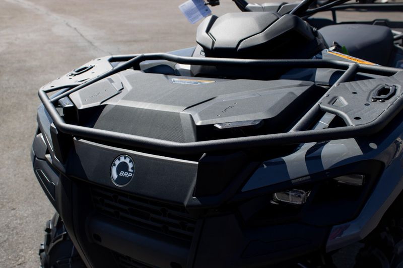 2025 Can-Am OUTLANDER DPS 700 GRANITE GREYImage 10