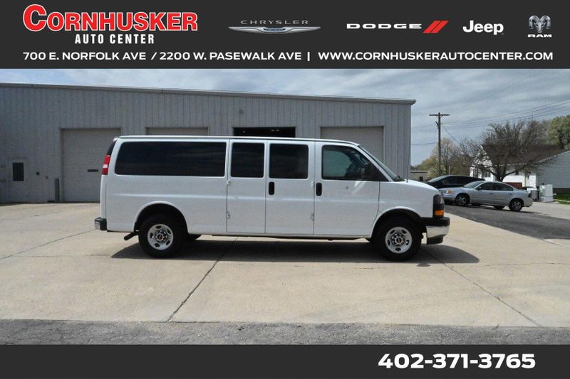 2023 GMC Savana Passenger LSImage 1