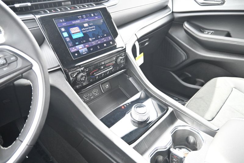 2025 Jeep Grand Cherokee Altitude XImage 27
