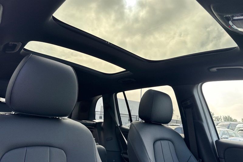 New 2026 Mercedes-Benz GLB 250Image 14