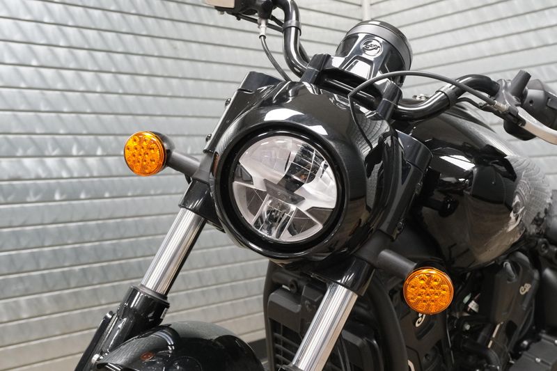 USED 2025 INDIAN MOTORCYCLE SCOUT BOBBER LIMITED WITH TECHNOLOGY PACKAGE BLACK METALLIC Image 9