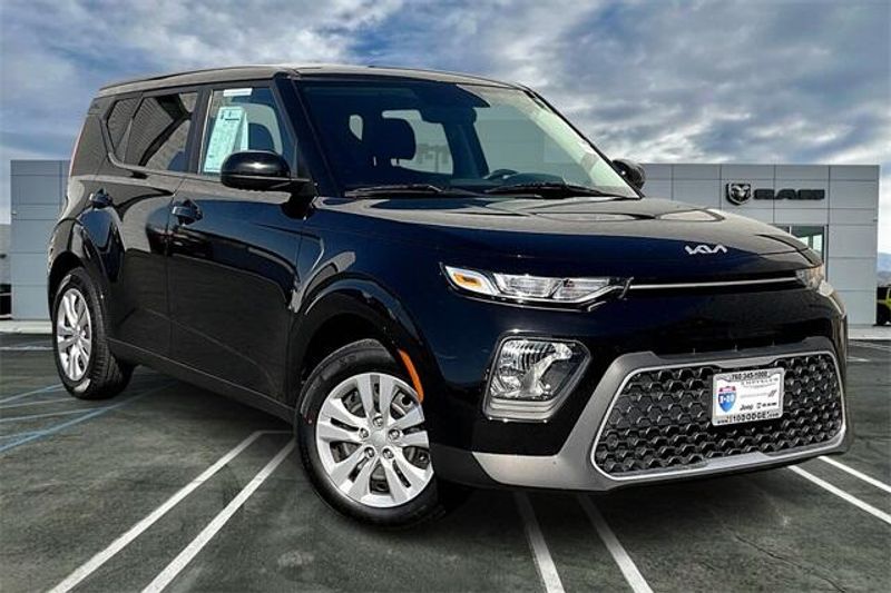 2022 Kia Soul LXImage 12