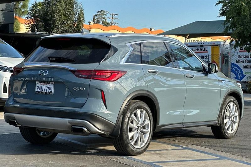 2022 Infiniti QX50 Luxe photo 4