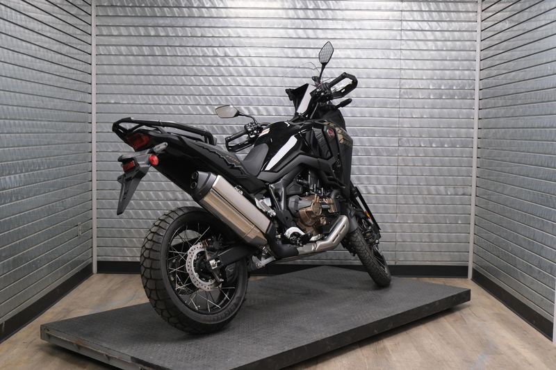 NEW 2026 HONDA AFRICA TWIN DCT Image 3