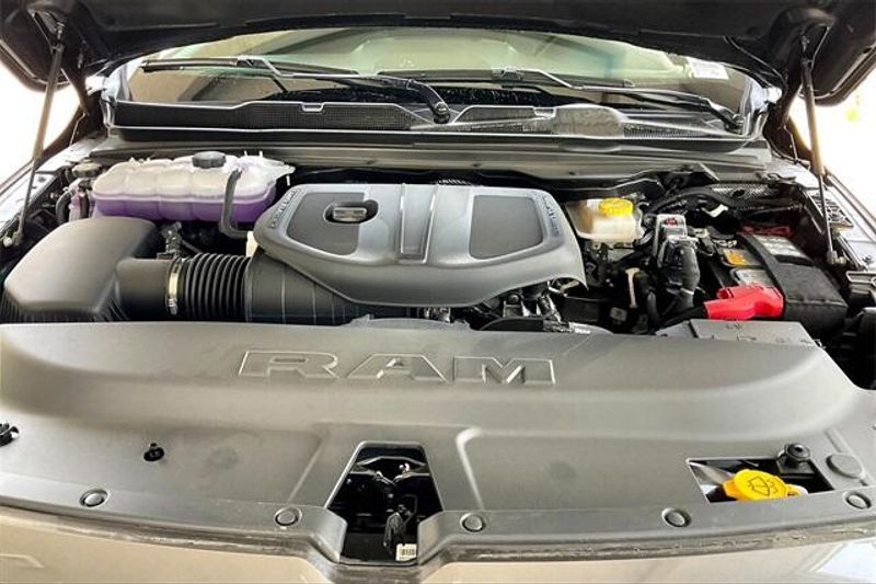 2025 RAM 1500 Tradesman Crew Cab 4x4 5