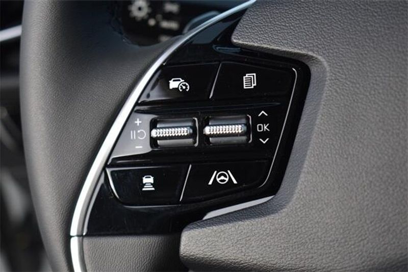 New 2025 Kia Niro EXImage 24