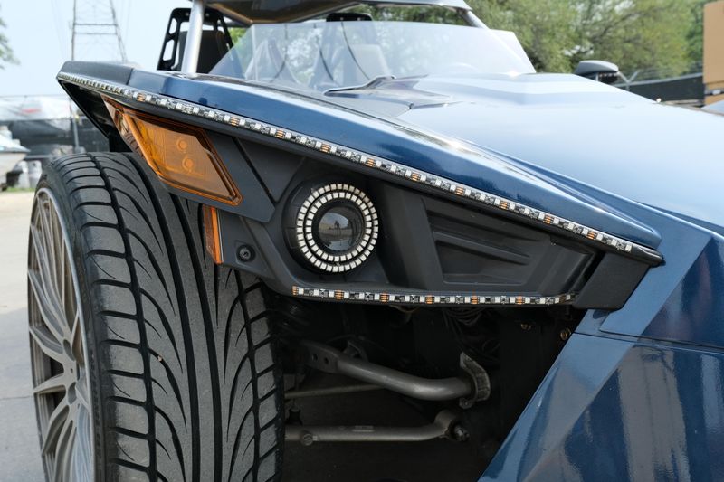 USED 2019 POLARIS SLINGSHOT SL Image 9