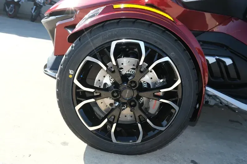 2025 Can-Am SPYDER RT LIMITED DEEP MARSALA METALLIC WITH PLATINUM ACCENTSImage 20