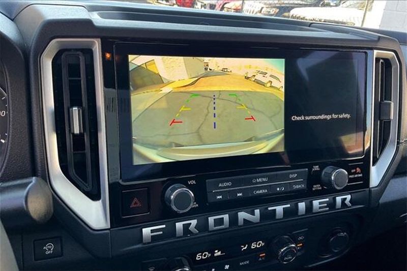 Used 2025 Nissan Frontier SVImage 21