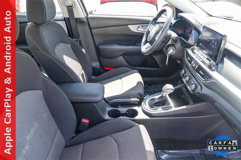 Used 2023 Kia Forte LXSImage 17