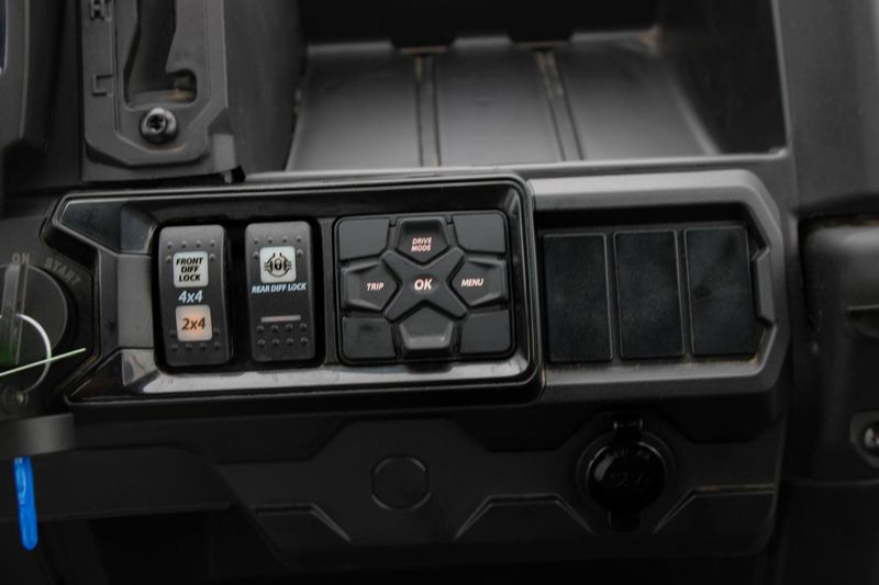 2025 Can-Am DEFENDER MAX LONE STAR HD10 STEALTH BLACK Image 16