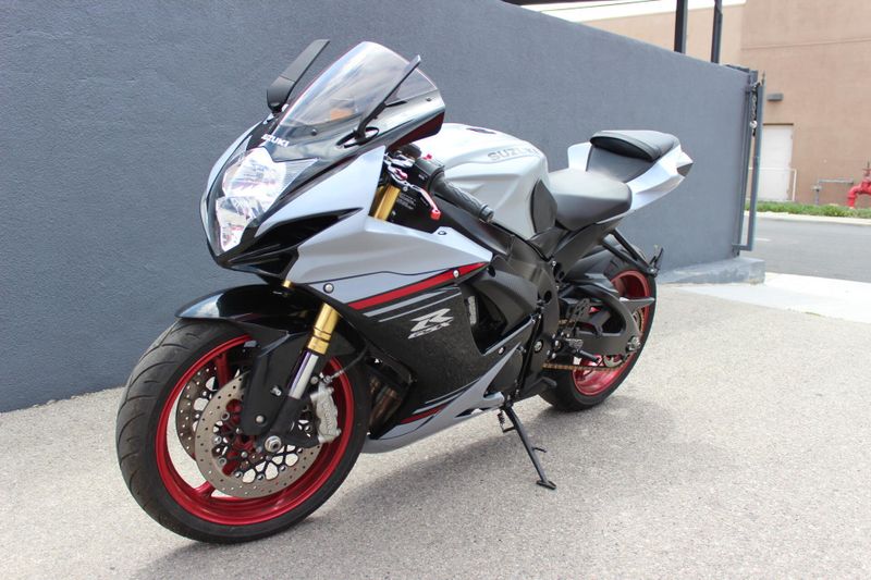 2023 Suzuki GSX-R750 CA Image 3