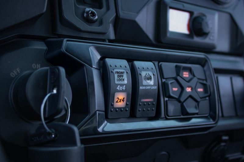 NEW 2026 CAN-AM DEFENDER PRO LIMITED CAB HD10 Image 24