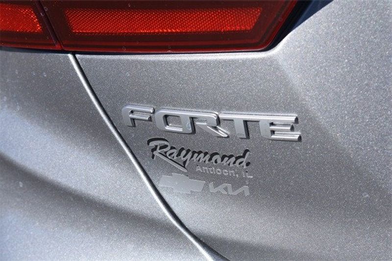 2024 Kia Forte GT-LineImage 5
