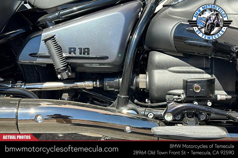 2024 BMW R 18 ROCTANE   in a MINERAL GREY MET MATTE exterior color. BMW Motorcycles of Temecula – Southern California (951) 506-6903 bmwmotorcyclesoftemecula.com 