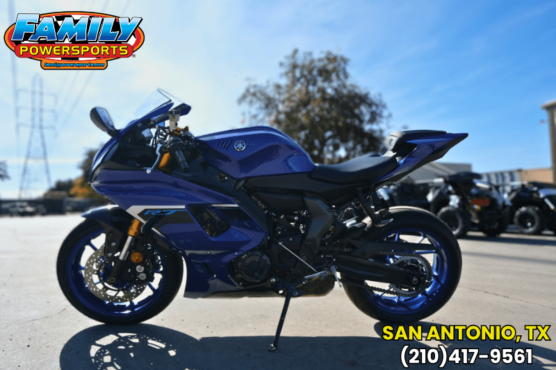 2025 Yamaha YZFR7 TEAM BLUEImage 1