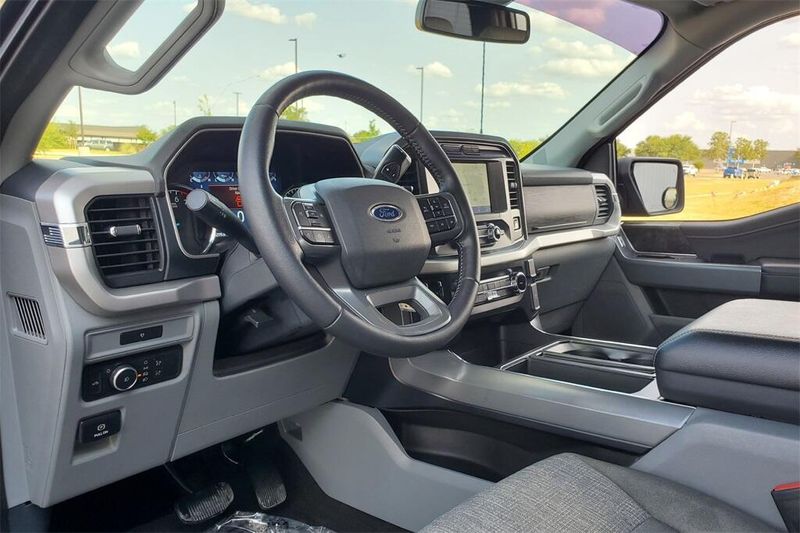2022 Ford F-150 XLT photo 9