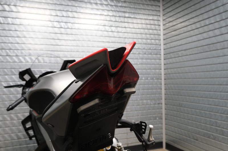 USED 2022 APRILIA RSV4 1100 Image 15