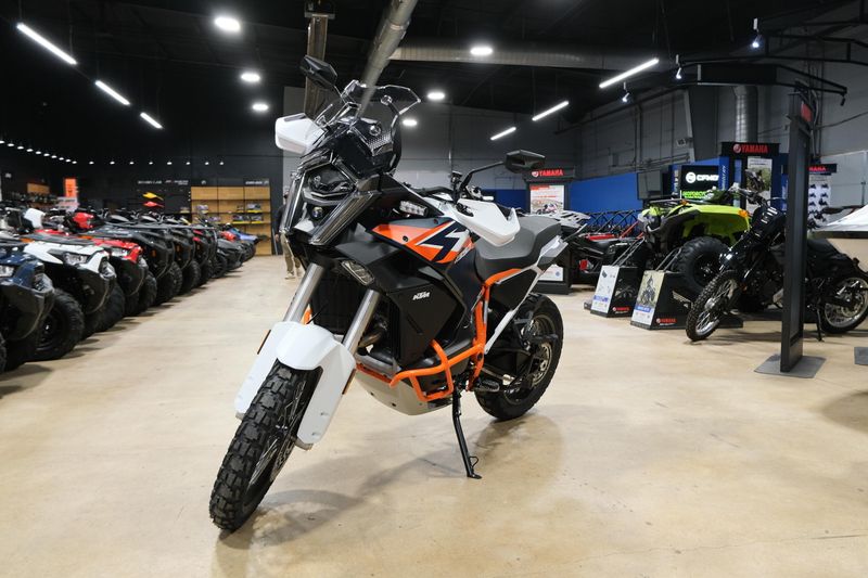 NEW 2026 KTM 1390 SUPER ADVENTURE R OT Image 7