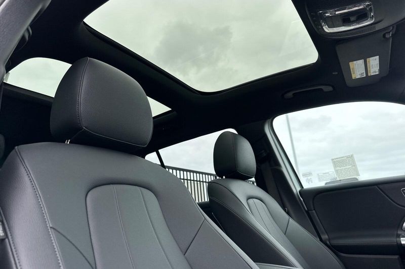 2024 Mercedes-Benz EQB 300Image 20