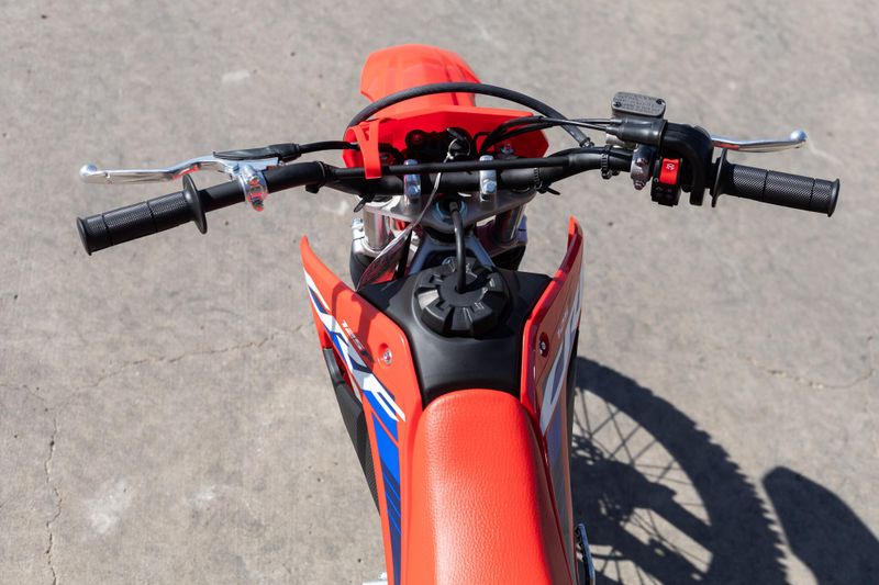 2025 Honda CRF125F REDImage 10