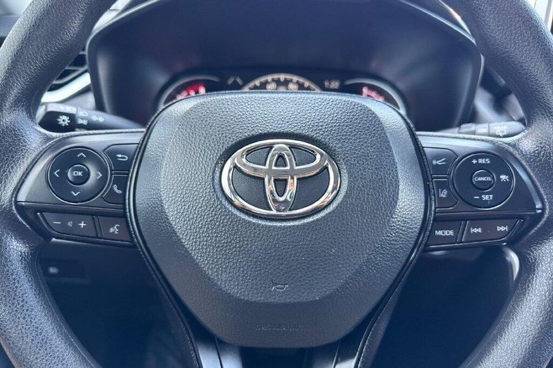 Used 2025 Toyota RAV4 XLEImage 22