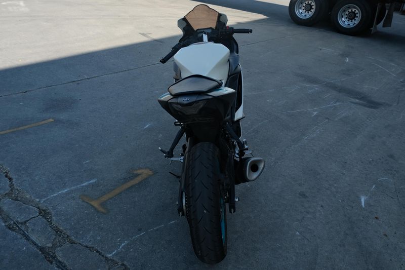 USED 2024 YAMAHA YZFR3 ABS Image 4