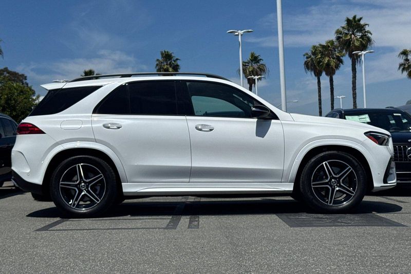Used 2026 Mercedes-Benz GLE 450Image 3
