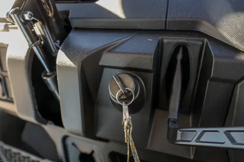 NEW 2026 POLARIS RANGER CREW 1000 PREMIUM Image 8