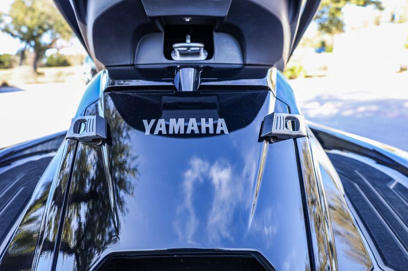 2025 Yamaha FX CRUISER SVHO WITH AUDIO BLACK Image 10