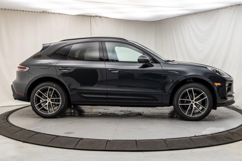 2024 Porsche Macan Image 6