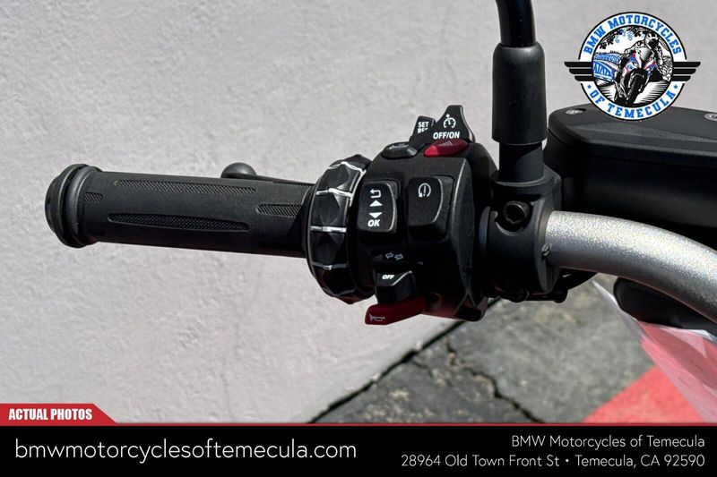 2025 BMW R 12 nineTImage 16