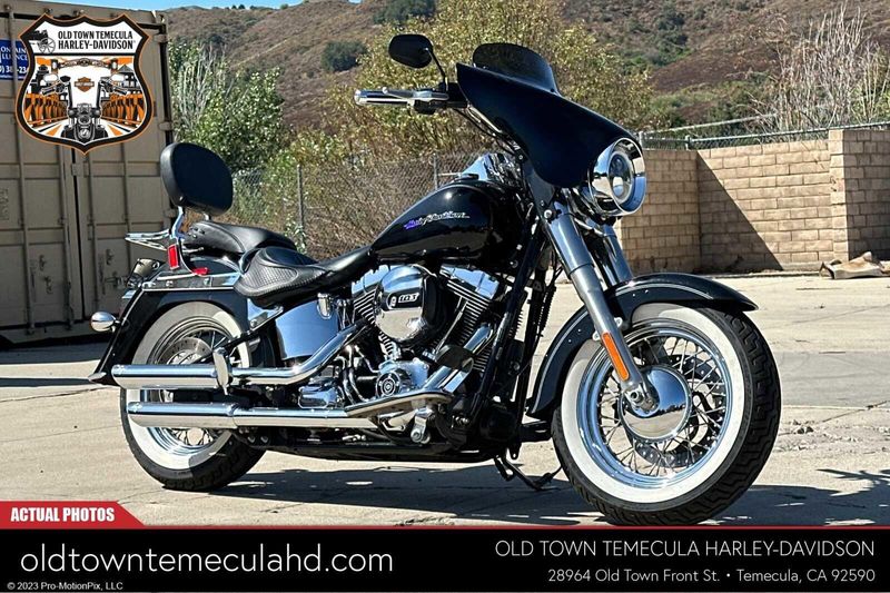 2016 Harley-Davidson Softail in a BLACK W/PINSTRIPE exterior color. BMW Motorcycles of Temecula – Southern California (951) 506-6903 bmwmotorcyclesoftemecula.com 