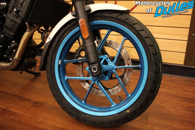 New 2026 Royal Enfield Guerrilla 450 Image 9