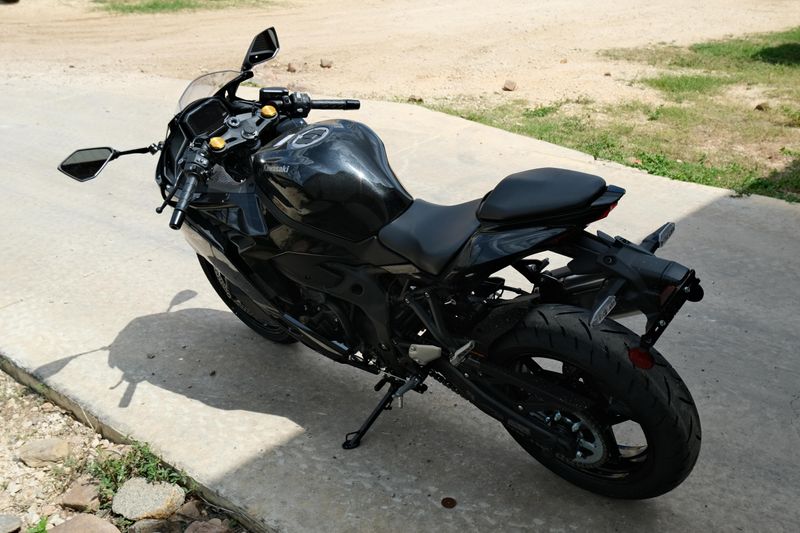 New 2025 Kawasaki NINJA ZX4R ABS METALLIC SPARK BLACK Image 5