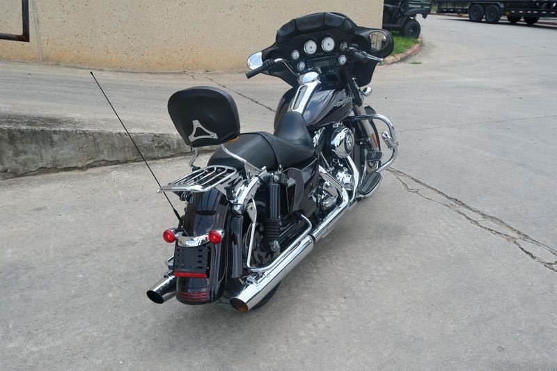 2011 HARLEY STREET GLIDE PURPLE Image 4