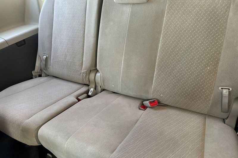 Used 2018 Toyota Sienna LEImage 14