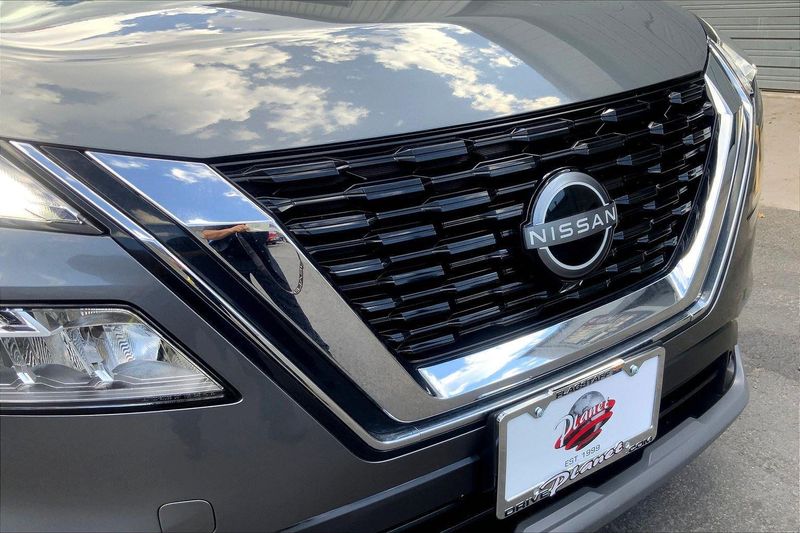 2023 Nissan Rogue SV photo 29